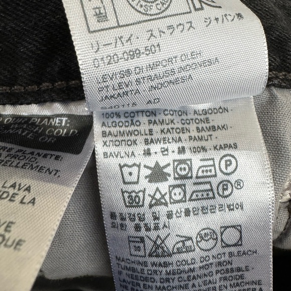 Levi’s 501 button fly black shorts 28 - Picture 9 of 10